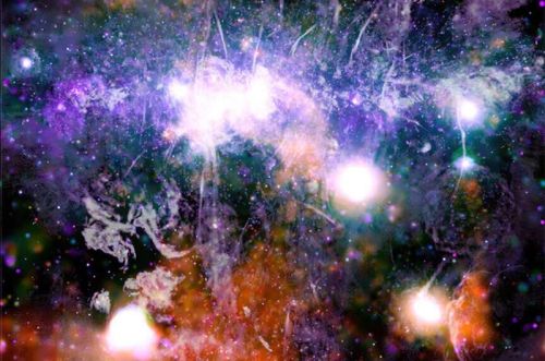 Захватывающая картина центра нашей галактики "соткана" из магнитных нитей