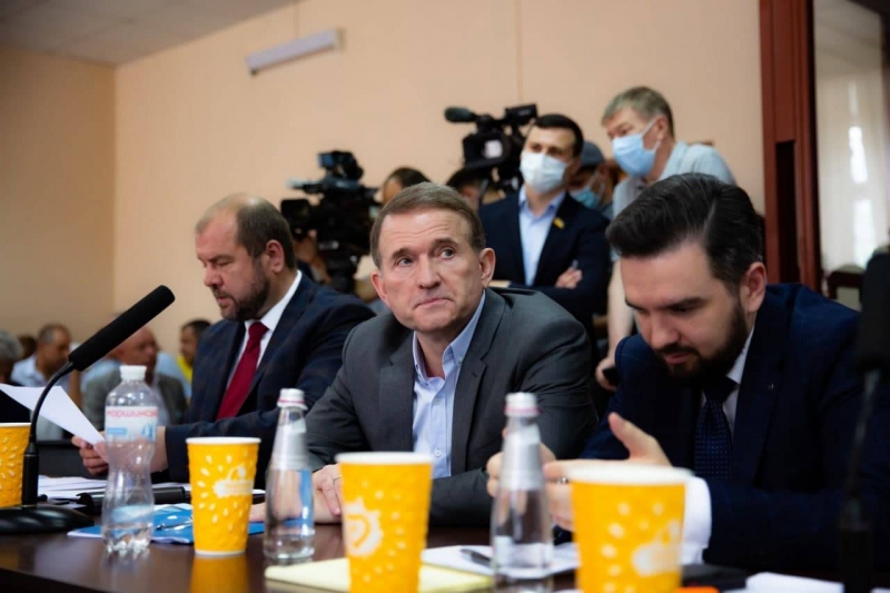 Всё больше украинцев выступают за прекращение дела против Медведчука